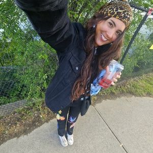 Meet your Posher, Flavia